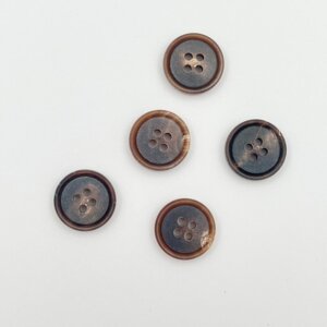 Button - brown horn 15 mm