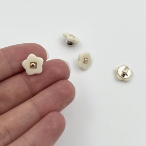 Button - plastic flower 10 mm - Ecru
