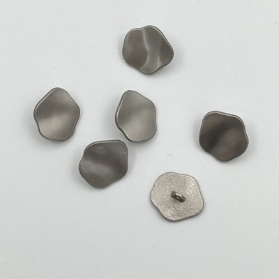 Knap - sølv asymmetrisk 18 mm