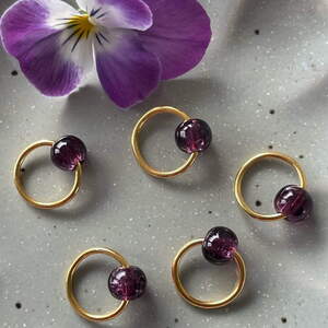 Markerring with purple pearl